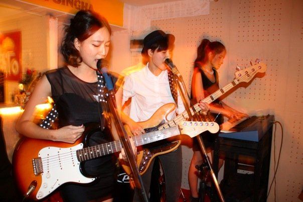 ฝาแฝดเพชร + พลอย เริ่ดๆๆ เชิดๆ เท่ๆ เก๋ๆ