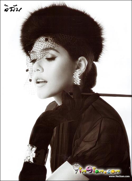 ชมพู่ สวยหวาน น่ารัก เซ็กซี่ แบ๊ว ไฮโซ เธอเป็นได้ทุกอย่าง