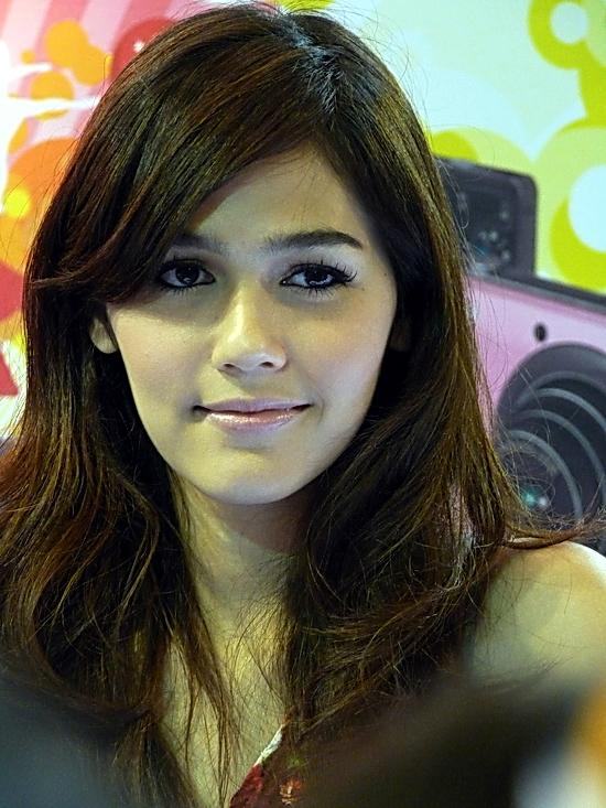 ชมพู่ สวยหวาน น่ารัก เซ็กซี่ แบ๊ว ไฮโซ เธอเป็นได้ทุกอย่าง