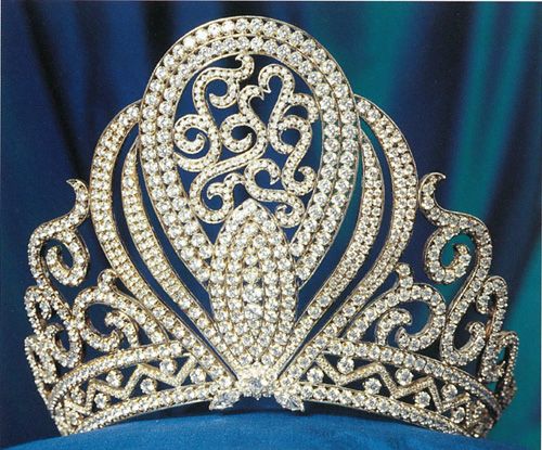 มงกุฎแบบแรกของ MTU ปี 2000-2001