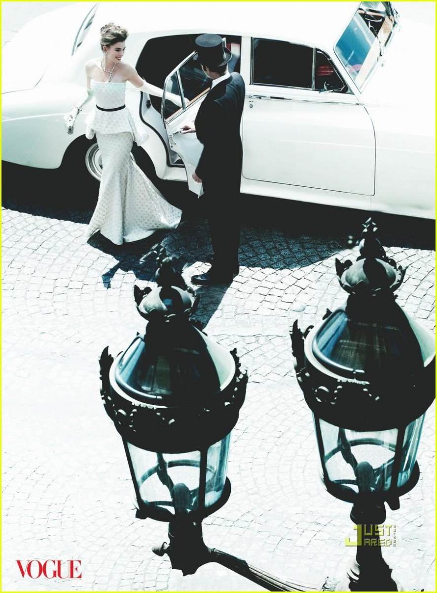 Anne Hathaway Vogue November 2010 / For Fall Romance