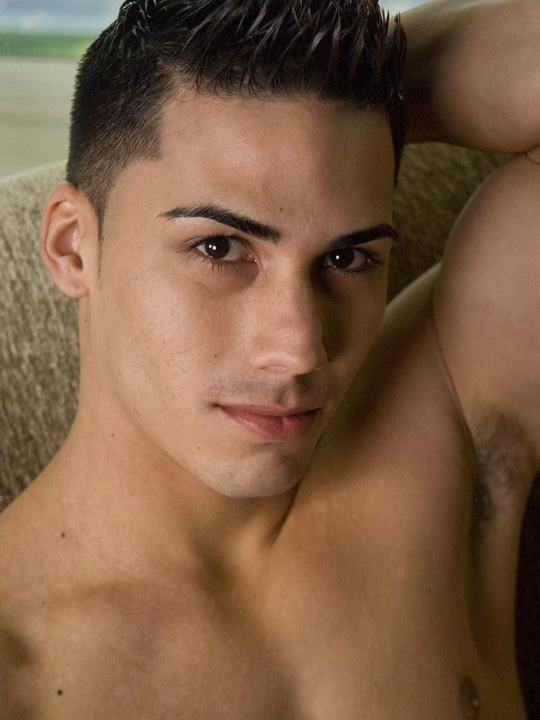 นายแบบหล่อๆ กับ กกน.สีขาว