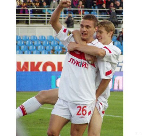 นักฟุตบอล หล่อๆยกทีมมาโชว์ตุง