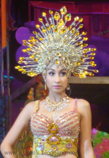 การประกวด Miss Rianbow Queen รอบชุดประจำชาติ