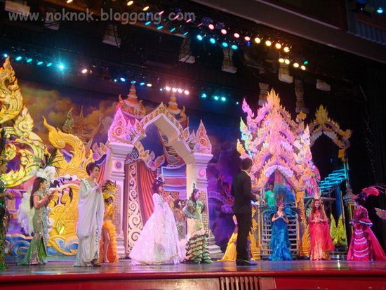 การประกวด Miss Rianbow Queen รอบชุดประจำชาติ