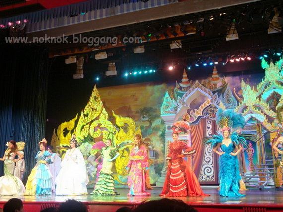 การประกวด Miss Rianbow Queen รอบชุดประจำชาติ