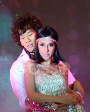 ชมพู่ และ อั้ม กับการเป็นโชว์เกิร์ลสาวสุดเซ็กซี่