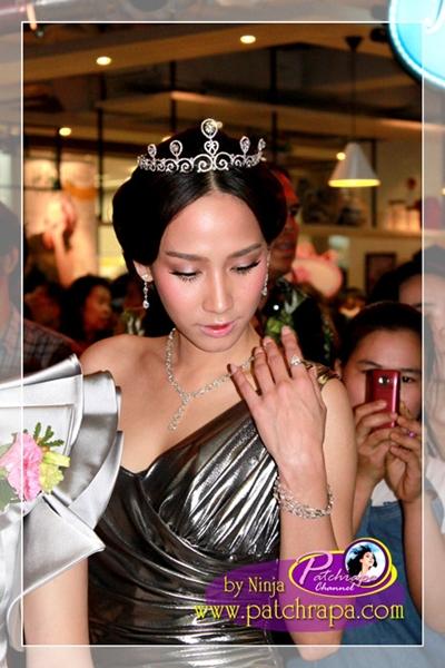 ราชินีอั้ม และ เจ้าหญิงชมพู่ สวยทั้งคู่เลย