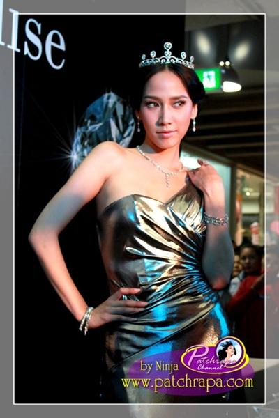 ราชินีอั้ม และ เจ้าหญิงชมพู่ สวยทั้งคู่เลย