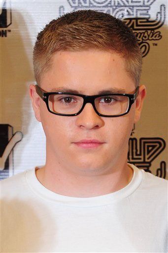 Gustav มือกลอง