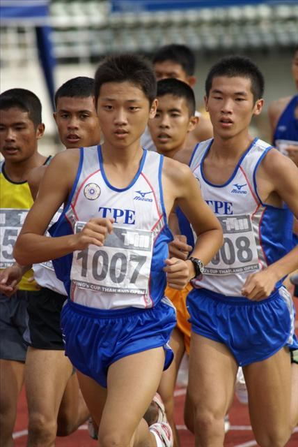 รอบชิดติดสนาม กรีฑาเยาวชน