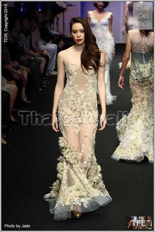 Thailand Fashion Expo 2010 ชุดราตรีสวยจังถ้านางงามไทยได้เป็นชุดราตรีหลักก็คงเลิศน่าดู