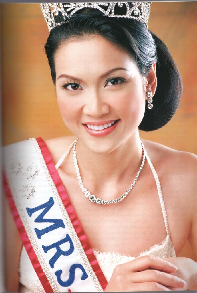 Mrs.World คนแรกของประเทศไทย