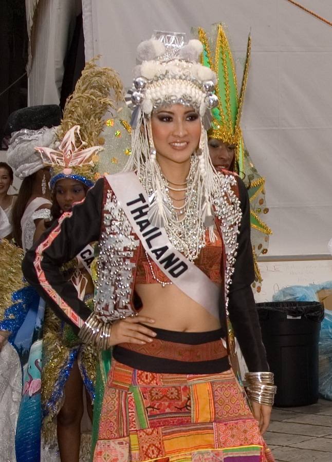 ชุดประจำชาติไทย