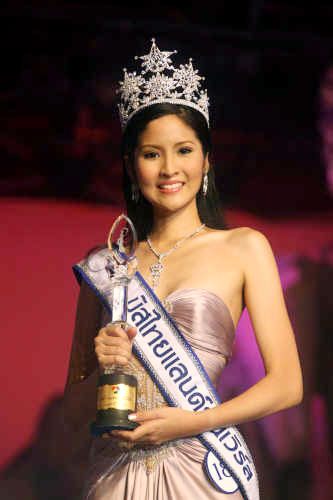 ประชันสวยนางงาม แจ๊ส สรวีย์ และ กวาง ฟ้ารุ่ง