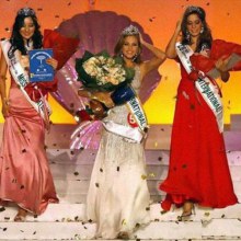 ประเทศที่ชนะเลิศ Miss International ถึง 5 ครั้งได้แก่....Venezuela