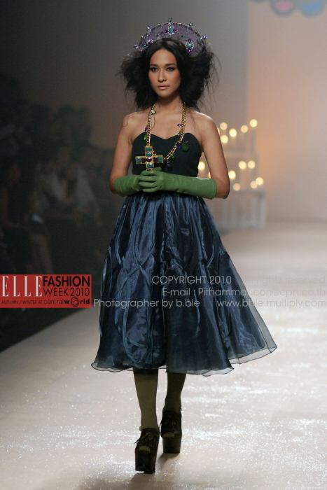 E L L E Fashion Week 2010 = = = = => > > Design By Kloset Red Carpet