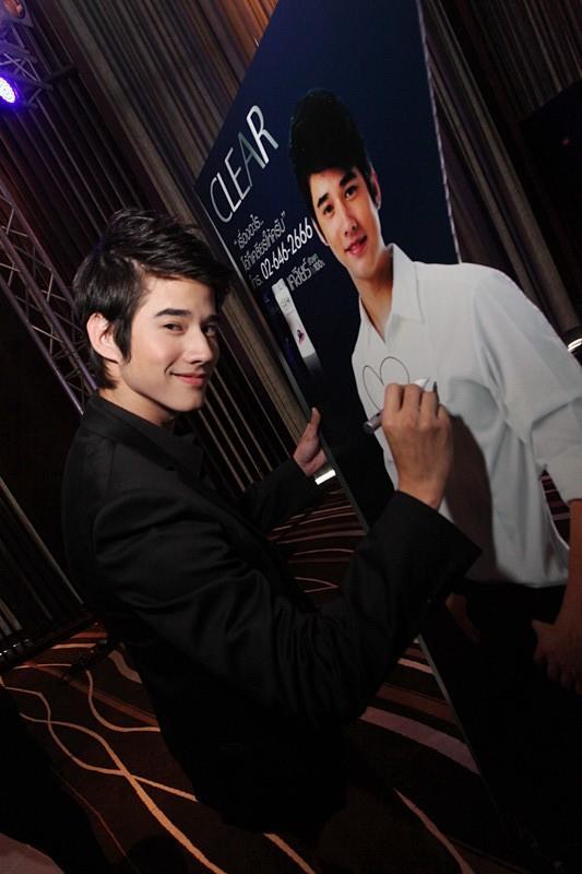 พลอย & มาริโอ้ ในงานแคมเปญเคลียร์รังแค 100%