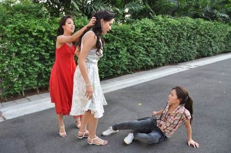 อย่างนี้ต้องจิกหัวตบ