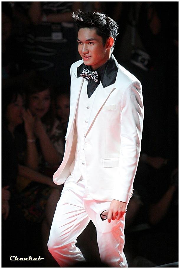 สิงโต เดินแบบในงานBIFW @ Siam Paragon