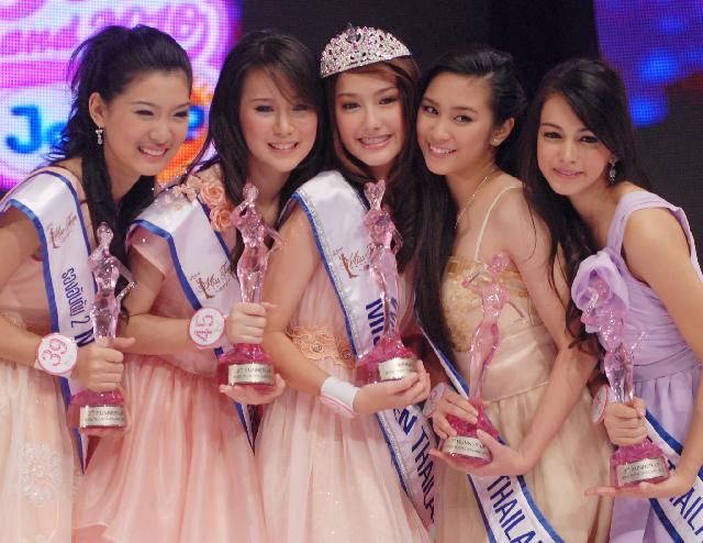 สาวลูกครึ่งไทย - อังกฤษ คว้ามิสทีนไทยแลนด์ 2010