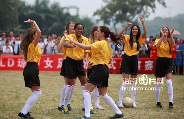 ช่วยโหวตให้ หนูสิ...สิริรัตน เรืองศรี - MISS WORLD คนแรกของประเทศไทย