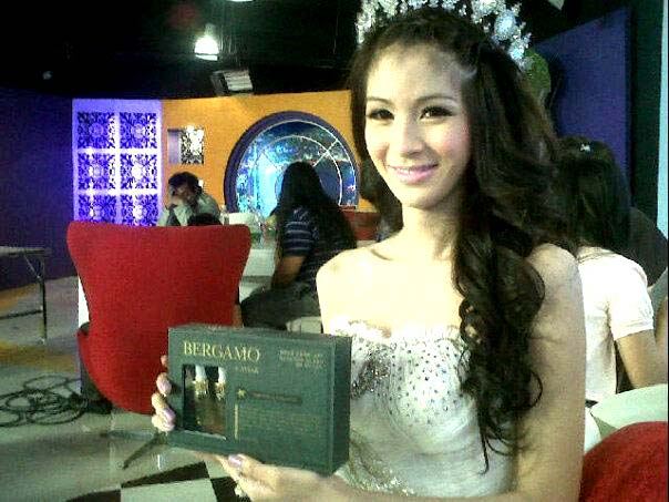 น้องฟิล์ม หรือ น้องข้าวฟ่าง จากแฝดนะยะ