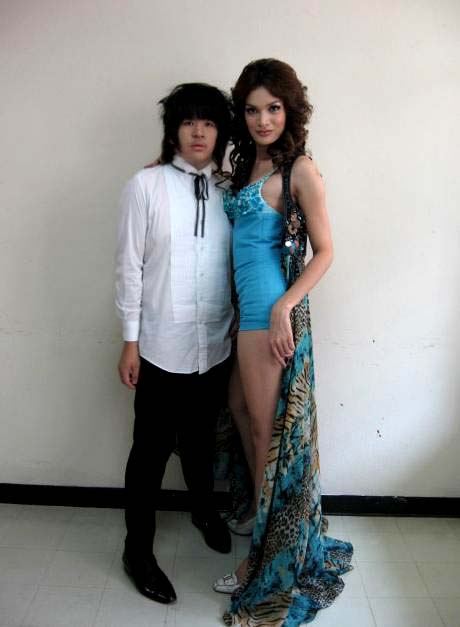 แฟชั่นโชว์นำทีมโดย น้องแจ๊ส มิสทิฟฟานี่