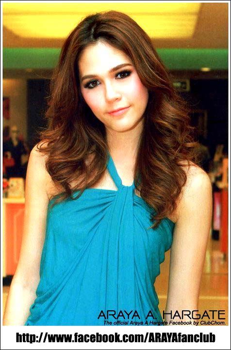 ชมพู่ นักแสดงสาวที่มีคนติดตามมากที่สุดในเฟซบุ๊ก สูงถึง 190,687 ครั้ง