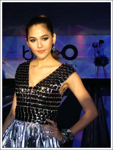 ชมพู่ นักแสดงสาวที่มีคนติดตามมากที่สุดในเฟซบุ๊ก สูงถึง 190,687 ครั้ง