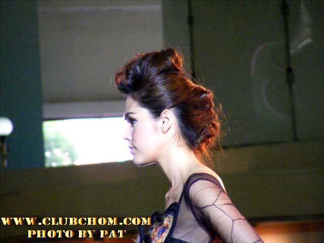 ชมพู่ ประชันสวยกับ พลอย ดูเอาเองแล้วกันว่าเกิดอะไรขึ้น