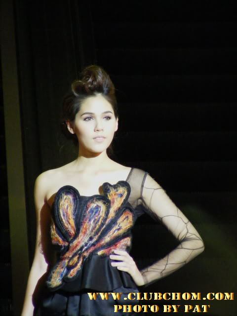 ชมพู่ ประชันสวยกับ พลอย ดูเอาเองแล้วกันว่าเกิดอะไรขึ้น