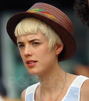 อากีเนส ดีน