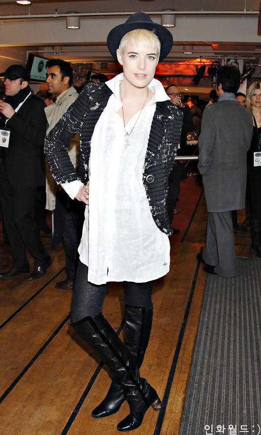 อากีเนส ดีน