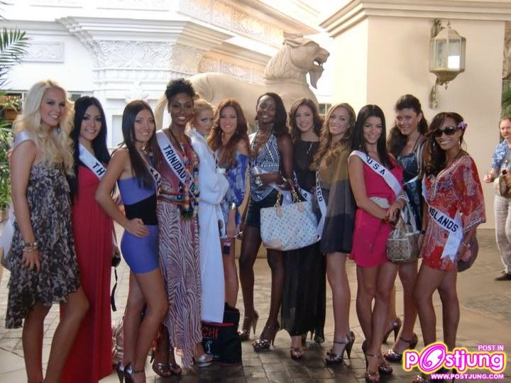 ปุ๊กลุ๊ก มาในชุดสีแดง