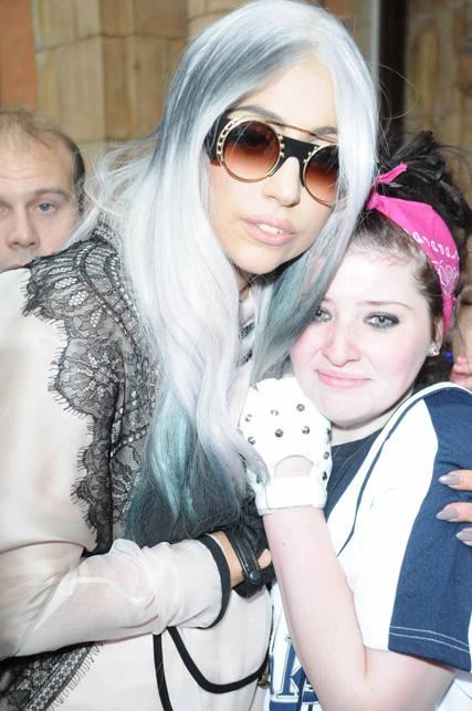 Pic.เลดี้กาก้า ออกจากโรงแรมในลอนดอน