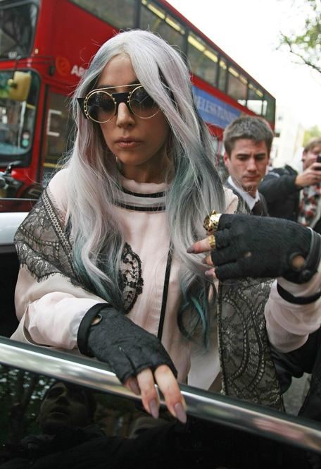 Pic.เลดี้กาก้า ออกจากโรงแรมในลอนดอน