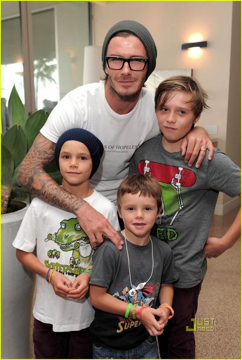 David Beckham Kinects With His Kids