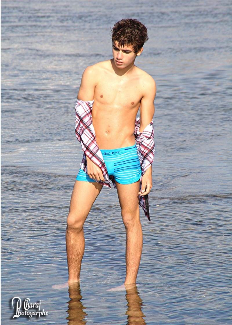 หนุ่มละอ่อนฝรั่ง หน้าหวาน + นากิน