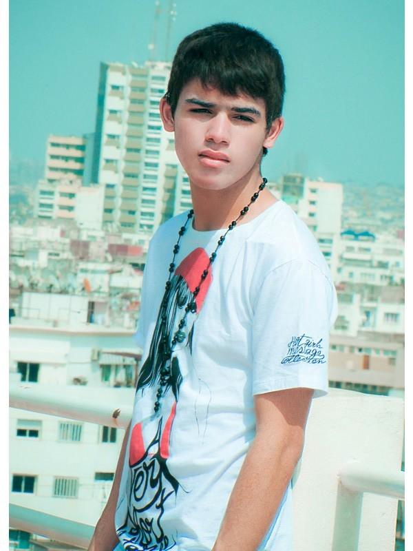 หนุ่มละอ่อนฝรั่ง หน้าหวาน + นากิน