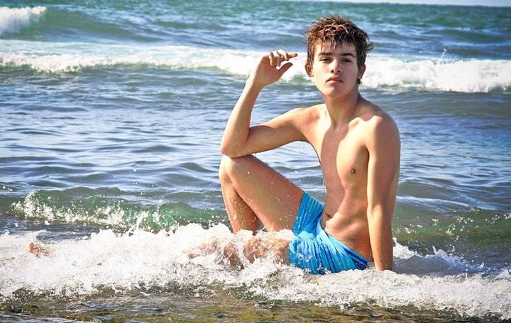 หนุ่มละอ่อนฝรั่ง หน้าหวาน + นากิน