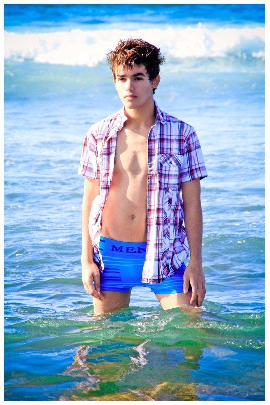 หนุ่มละอ่อนฝรั่ง หน้าหวาน + นากิน