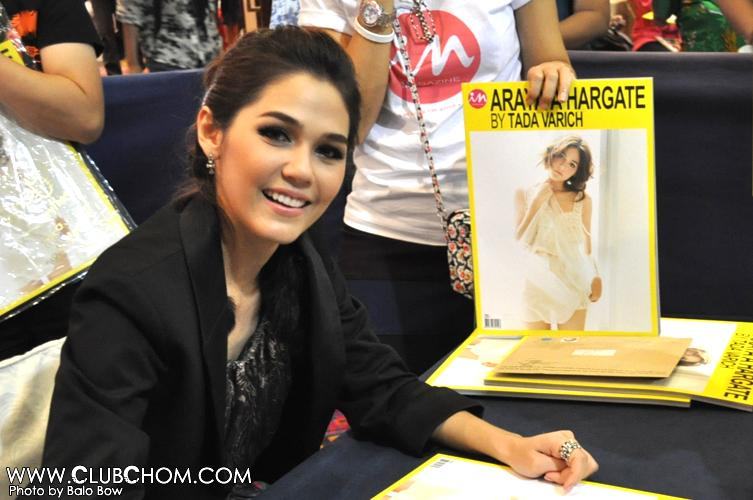 ชมพู่ เปิดตัว PHOTO BOOK ARAYA โดยช่างภาพ ธาดา วารีช