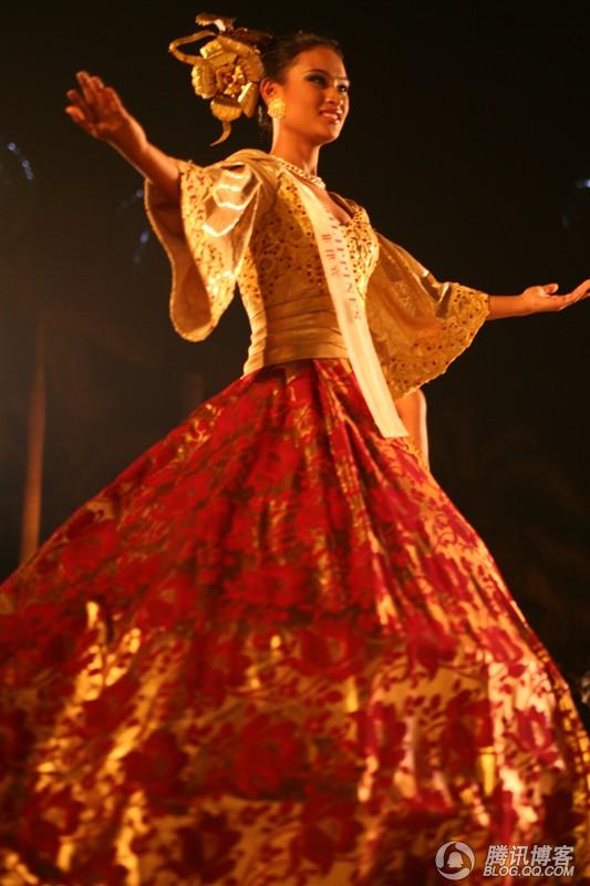 คุณเห็นชุดราตรี ตัวแทนสายสะพาย PHILIPPINES แล้วคุณคิดถึงอะไร???