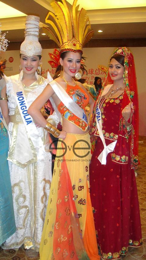 National Custom : Miss Vietnam International 2010