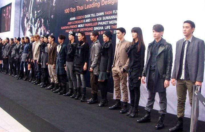 CHAN THAN SAN เดินแบบในงานBIFW 2010 @ Siam paragon