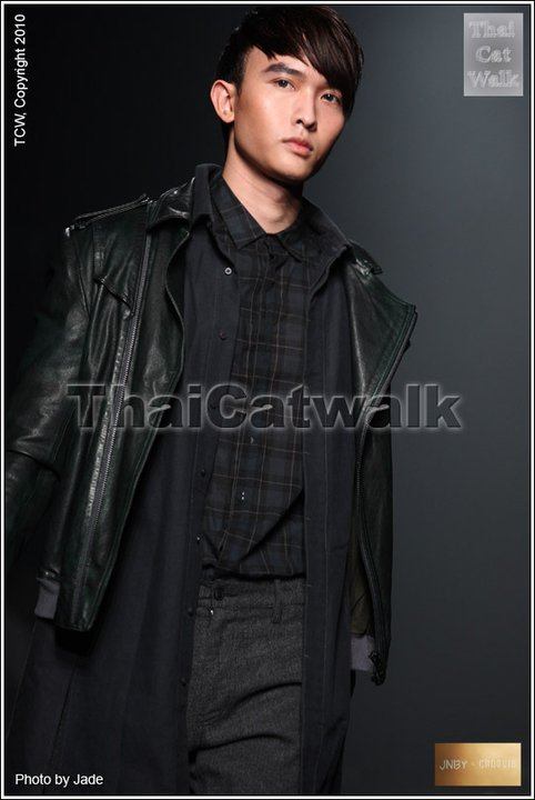 CHAN THAN SAN เดินแบบในงานBIFW 2010 @ Siam paragon