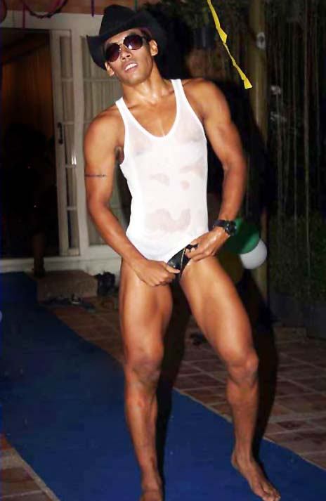 Show Boy มาดูเบื้องหน้า+เบื้องหลังนายแบบเข้มคนนี้กันครับ