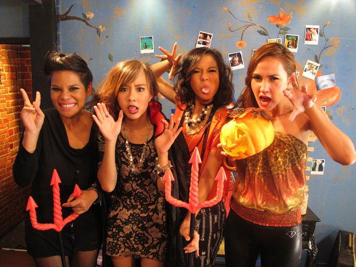 สาระแน บุก รายยการSisterday  Happy Halloween