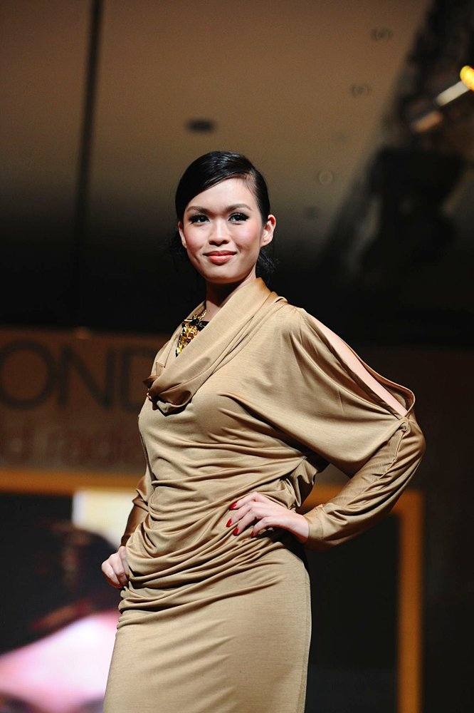 แบมจากงาน Pond's โกลด์ เรเดียนซ์ และเหล่าเซเล็บ